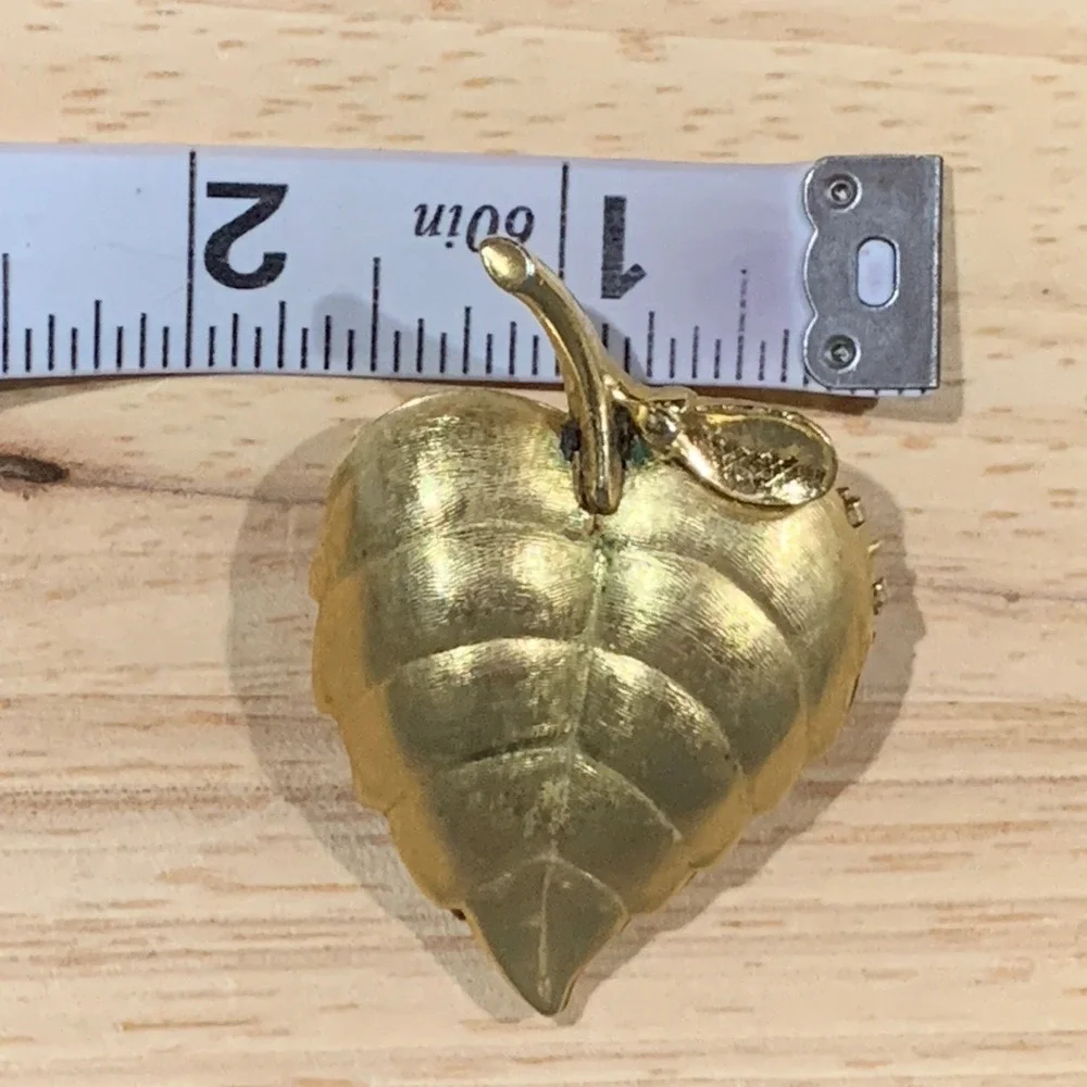 Avon Vintage Gold Tone Leaf Solid Perfume Locket Brooch‎ Pin Textured Botanical